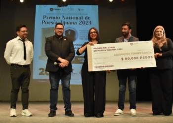 Escritora de Chihuahua recibió el Premio Nacional de Poesía Tijuana 2024