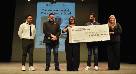 Escritora de Chihuahua recibió el Premio Nacional de Poesía Tijuana 2024