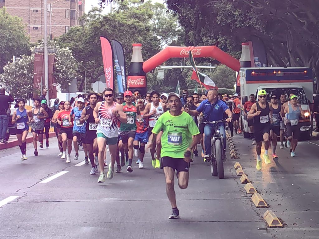 Triunfan Valdez y Mendoza en 42 carrera del Día de la Independencia