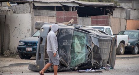 Mujer pierde la vida tras volcadura en Terrazas Del Valle