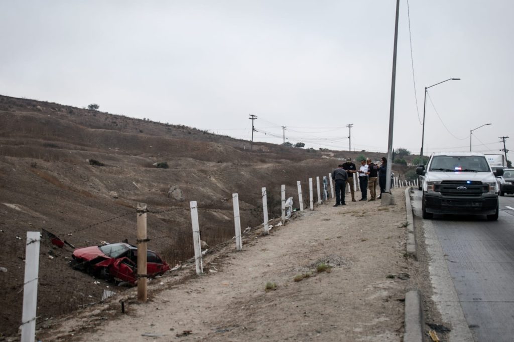 Conductor pierde la vida tras sufrir volcadura en la Vía Rápida Poniente