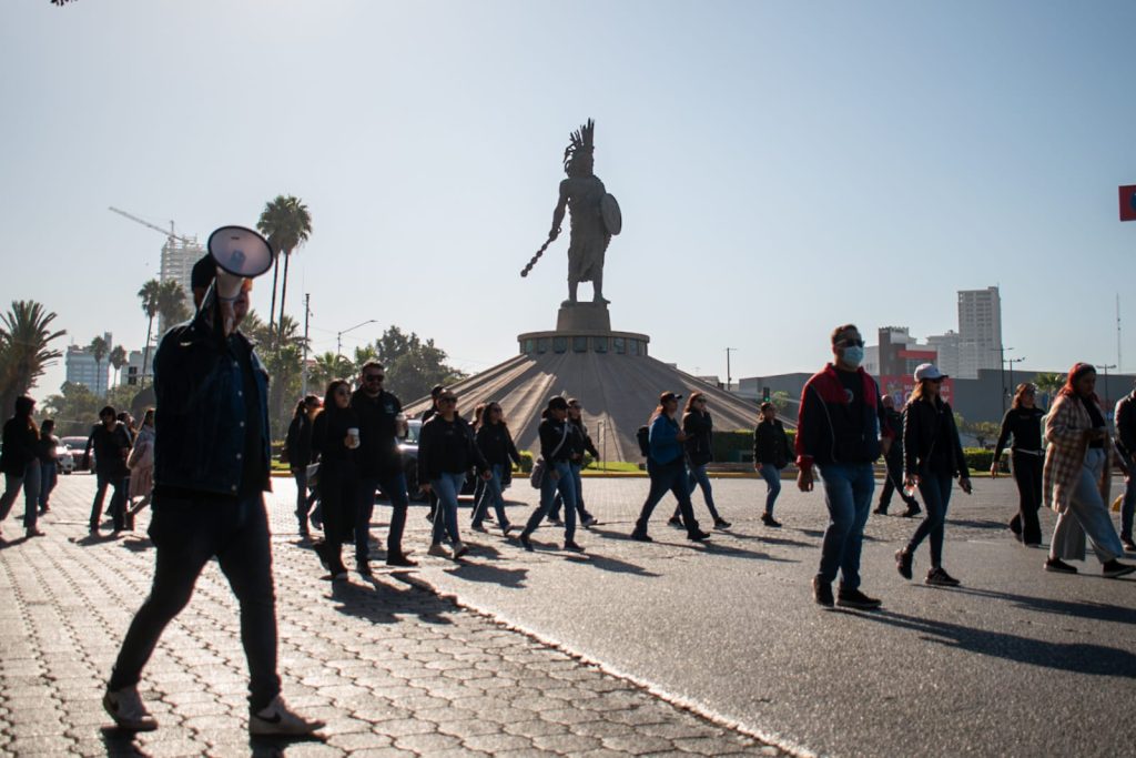 Maestros de la CNTE marchan por falta de pagos