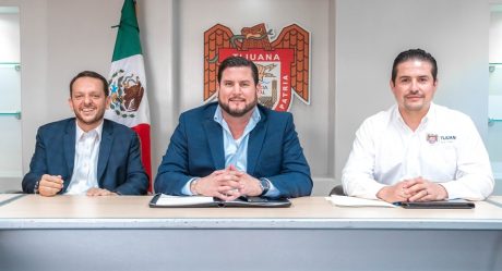 Presenta alcalde Ismael Burgueño a Carlos Torres como encargado de proyectos estratégicos