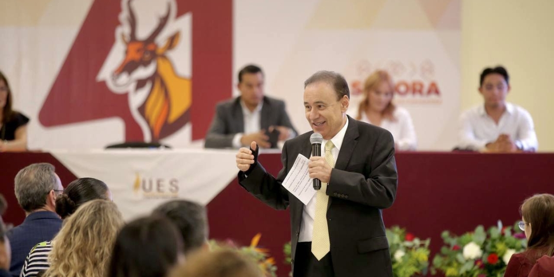 Gobernador Durazo destaca promoción del Plan Sonora para formación de estudiantes de la UES