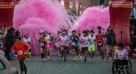 Casi 2 mil personas participaron en la carrera Corre contra el Cáncer de mama