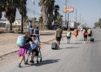 Tras doce horas de bloqueo levantan plantón en la carretera Aeropuerto