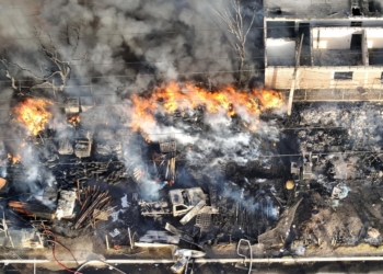 Se incendia maderería y dos casas en Valle Redondo