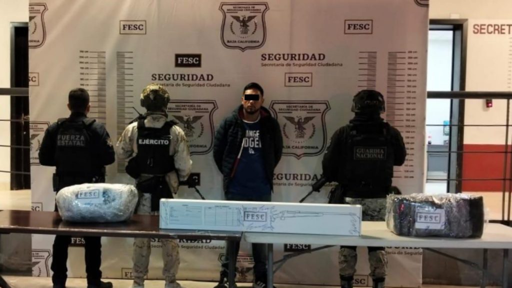 Aseguran-330-mil-pastillas-fentanilo-un-hombre-un-arma-fuego