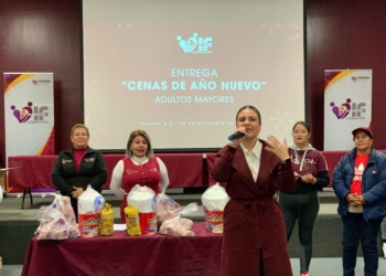 200 adultos mayores reciben apoyo de DIF Tijuana para su cena de Año Nuevo