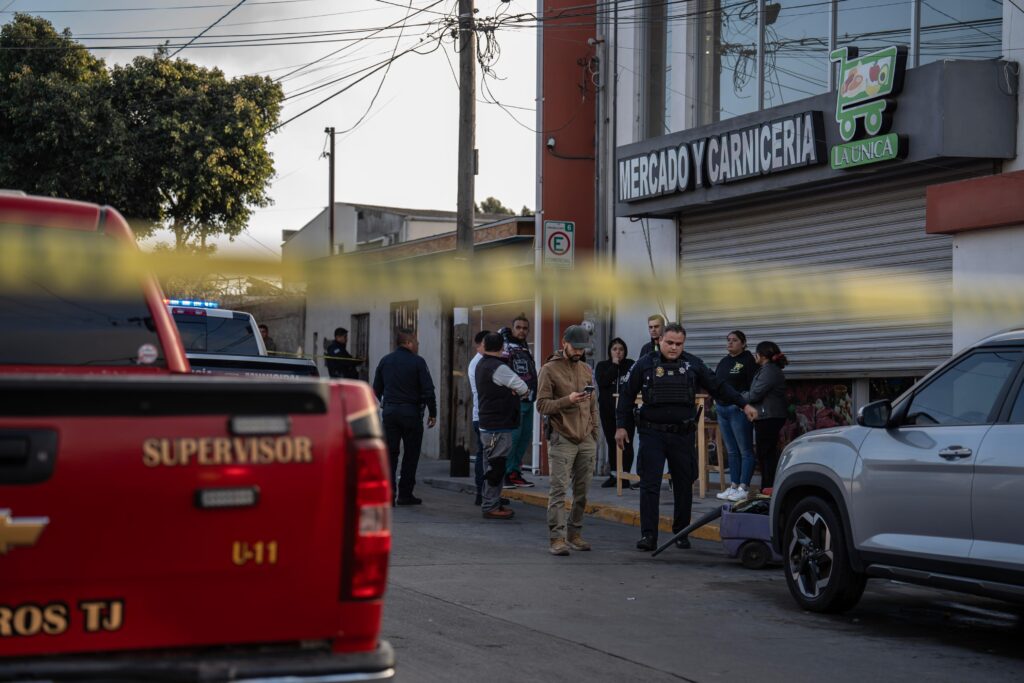 Balean a dos hombres en bodega de una carnicería