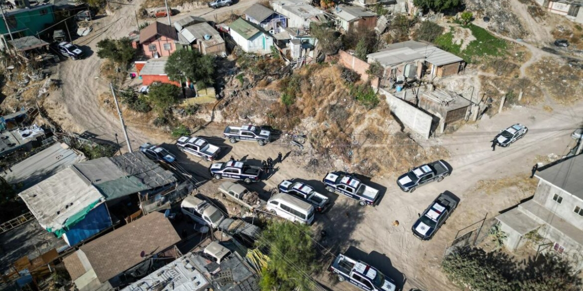 Atacan a policías municipales y repelen la agresión