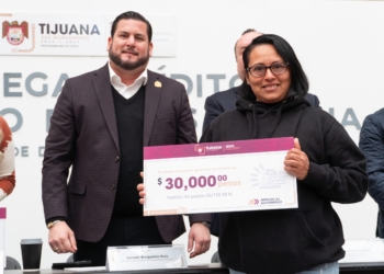 Ismael Burgueño entrega más de 13 mdp en créditos a emprendedores tijuanenses