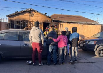 Tragedia en Tijuana: Dos menores pierden la vida en incendio por vientos de Santa Ana