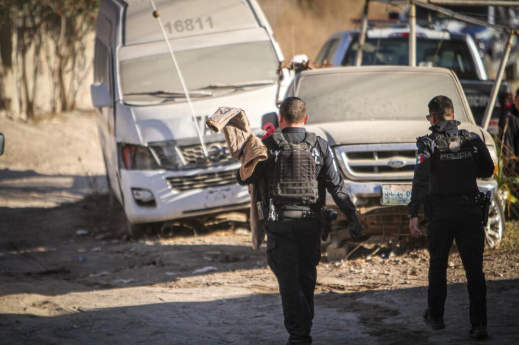 Atacan a policías municipales y repelen la agresión