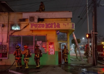 Se incendia negocio de comida en Zona Centro