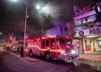 Incendio en hotel de la Zona Norte deja dos personas atrapadas