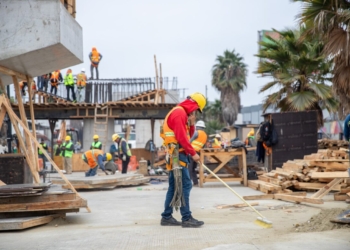 Trabajadores del viaducto elevado denuncian despidos injustificados sin liquidación