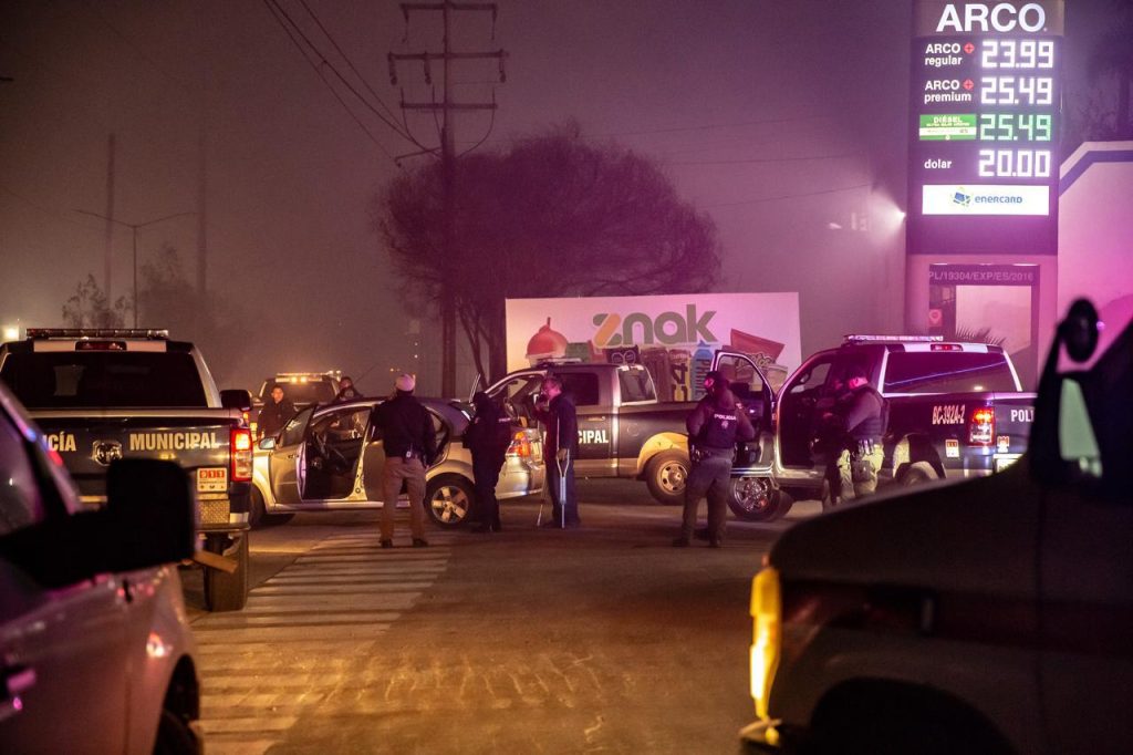 Pasajera recibe un balazo por el conductor de una pick up que los seguía