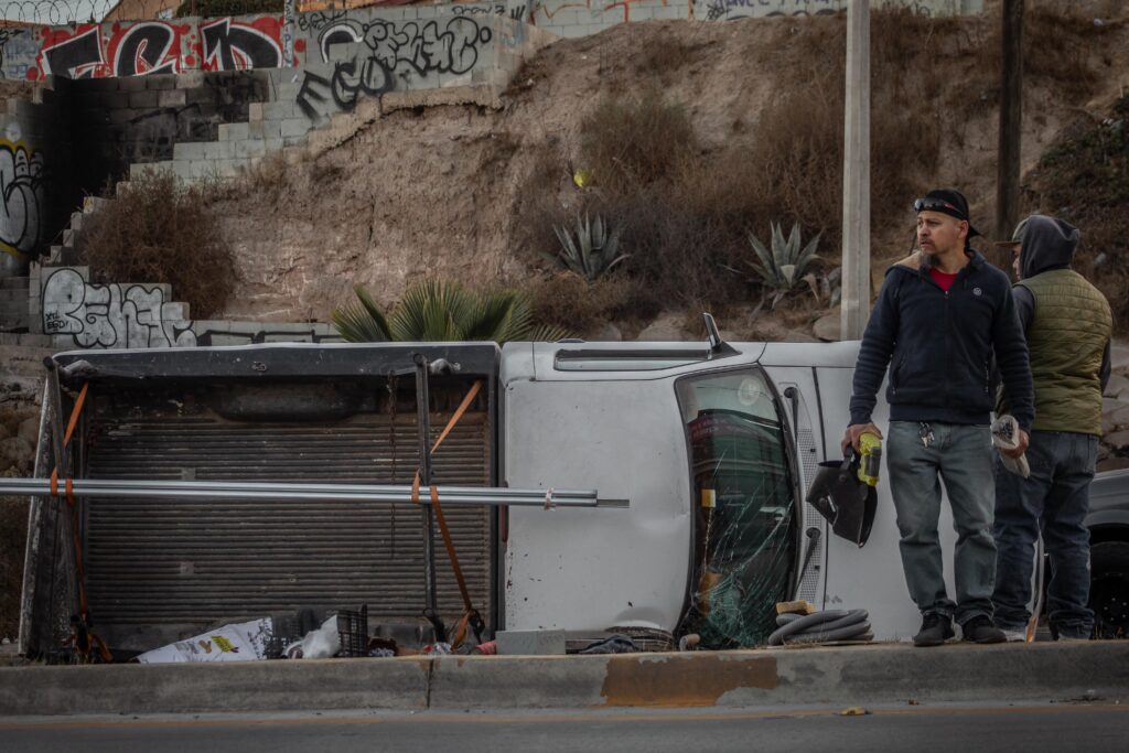 Conductor pierde el control y vuelca en el Gato Bronco