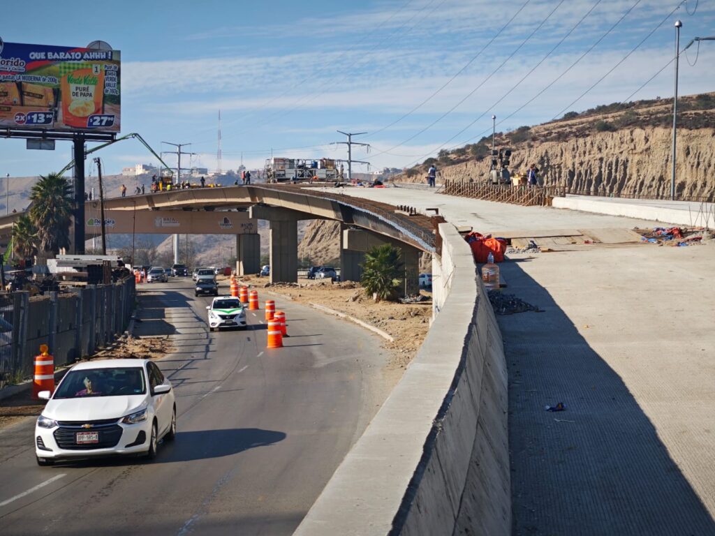 SIDURT continúa con los trabajos en la parte superior del Puente en Nodo Morelos