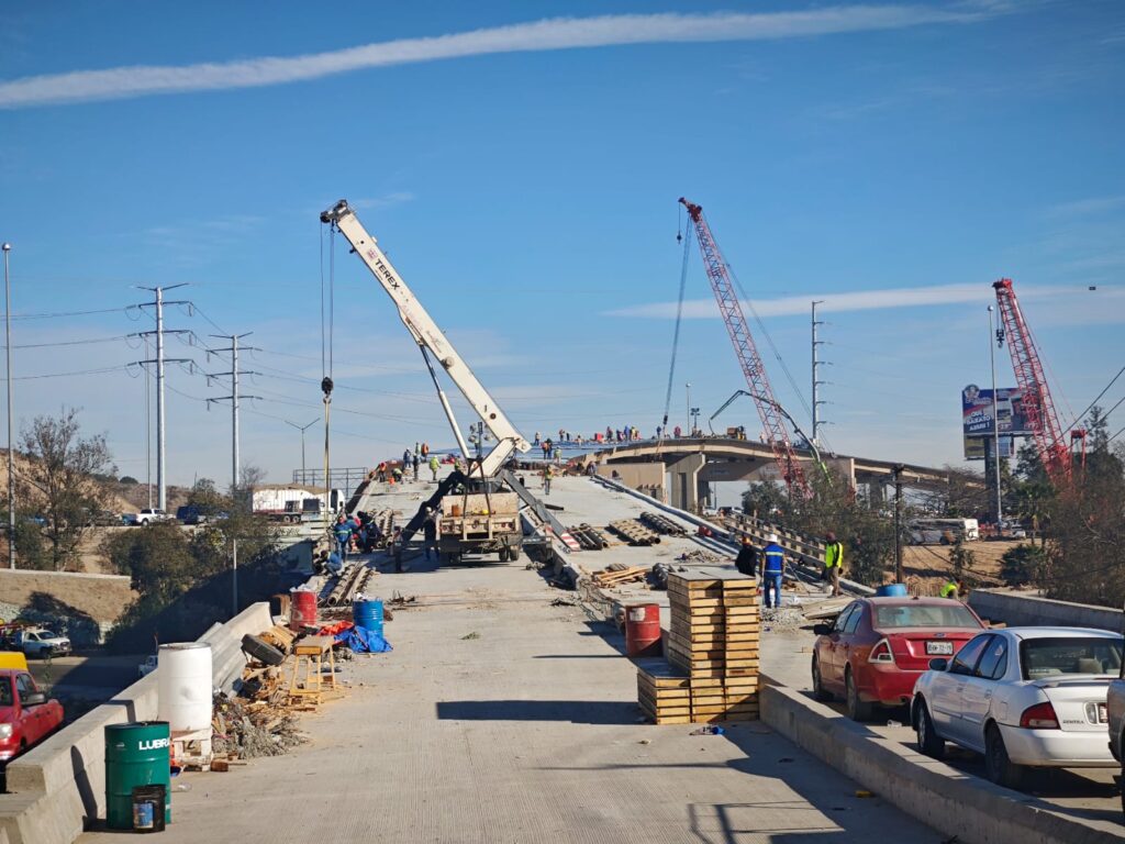 SIDURT continúa con los trabajos en la parte superior del Puente en Nodo Morelos