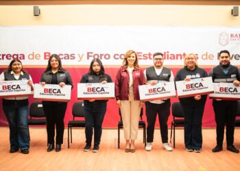 Gobernadora Marina del Pilar apoya con Becas a Estudiantes Universitarios