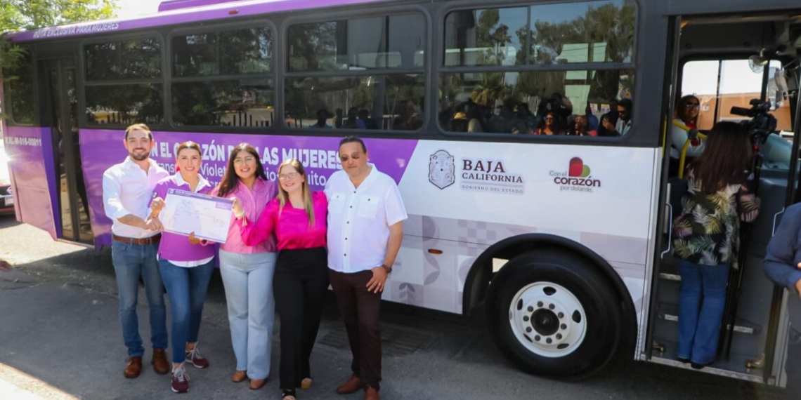 Gobernadora invita a utilizar el transporte violeta en Mexicali