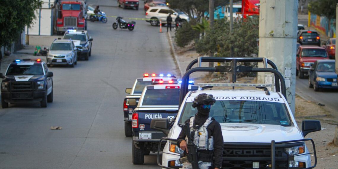 Policías abaten a sujeto tras ataque armado; un ciudadano resultó herido