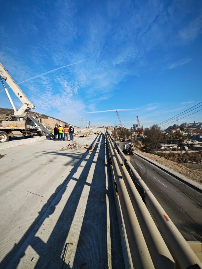 SIDURT continúa con los trabajos en la parte superior del Puente en Nodo Morelos