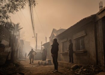 Más de 8 casas consumidas por el fuego dejó el incendio forestal en Cumbres del Rubí