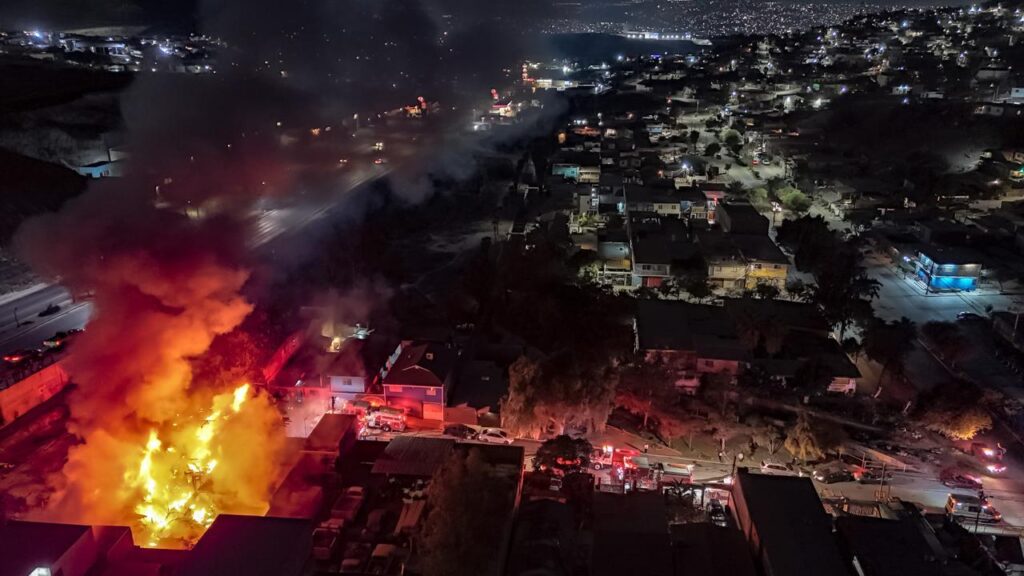 Dos casas fueron consumidas por el fuego