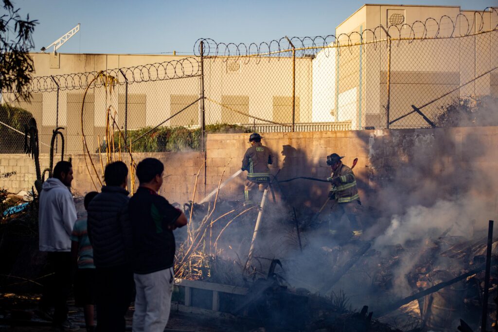 Incendio en Rancho Los Olivos consume varias casas improvisadas