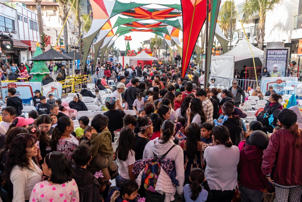 La magia de los Reyes Magos llegó a la avenida Revolución