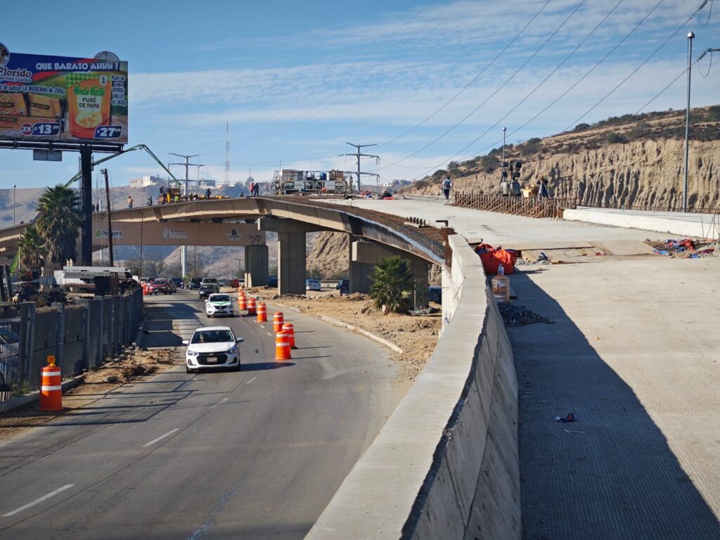 SIDURT continúa con los trabajos en la parte superior del Puente en Nodo Morelos