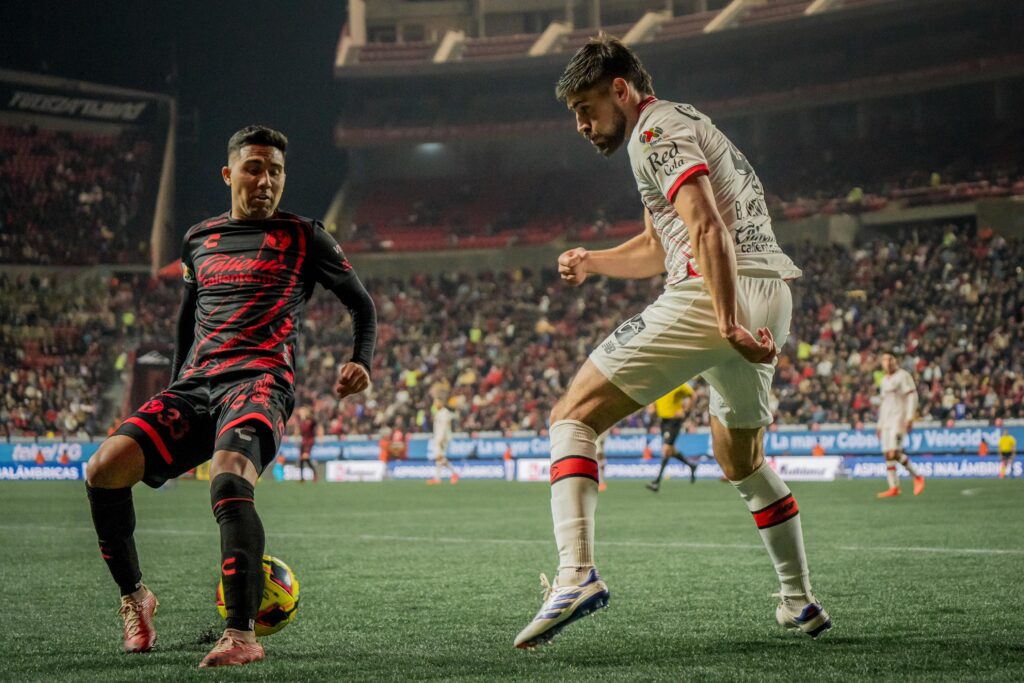 Xolos tropieza en su debut en el Clausura 2025