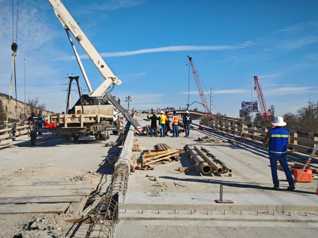 SIDURT continúa con los trabajos en la parte superior del Puente en Nodo Morelos