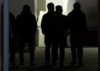 Deportan a un segundo grupo de migrantes por El Chaparral