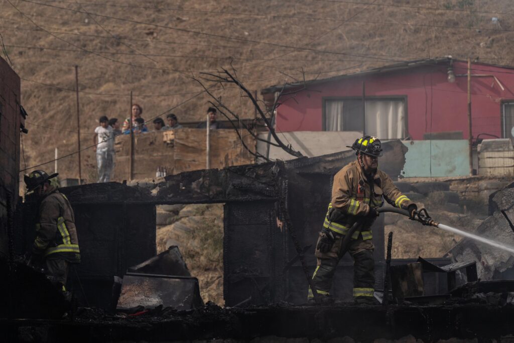 Incendio consume vivienda y deja una persona sin vida