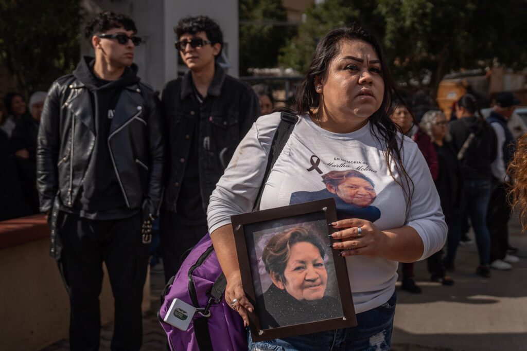 Dan último adiós y exigen justicia por Martha Molina