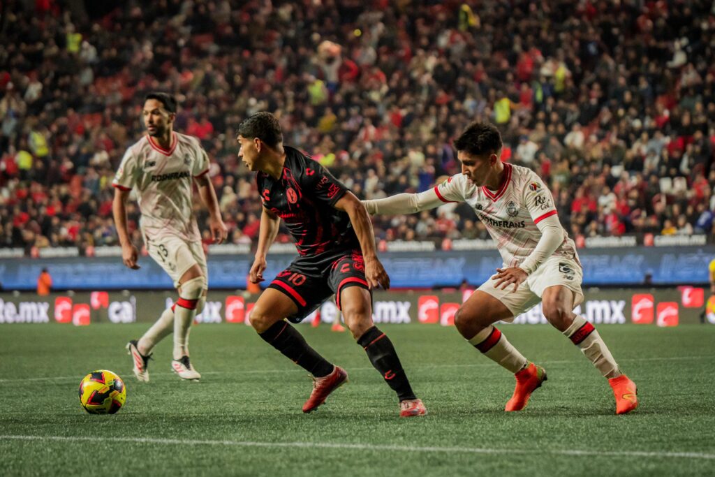 Xolos tropieza en su debut en el Clausura 2025