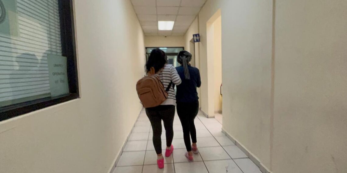 Mujer se reencuentra con su madre tras dos años reportada como desaparecida