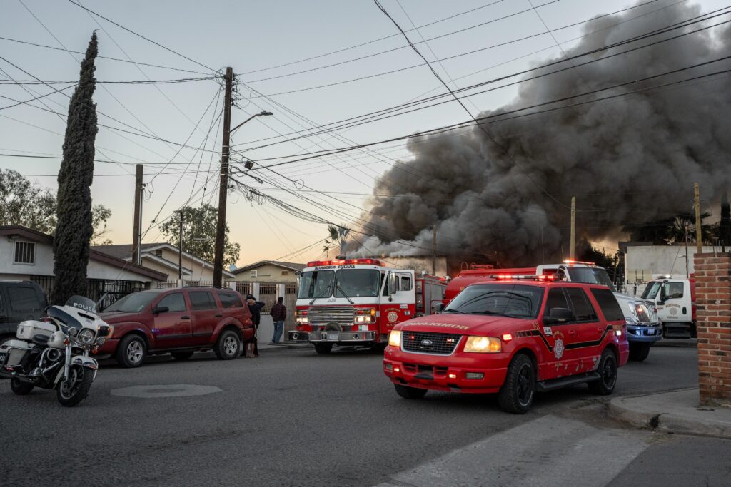 Casa abandonada se incendia en Los Álamos