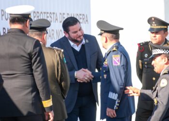 Ismael Burgueño asiste a toma de posesión del nuevo comandante de la Base Aérea Militar no. 12