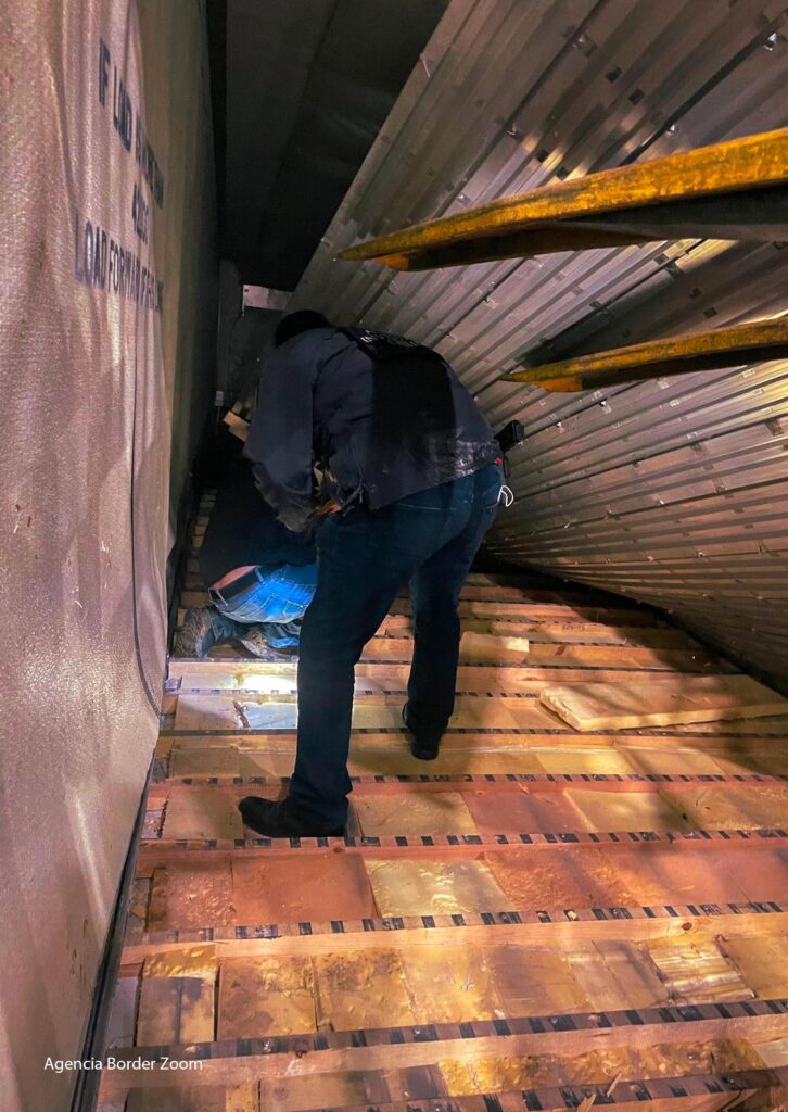 Interceptan tráiler de tomates proveniente de Sinaloa con casi 600 kilos de droga