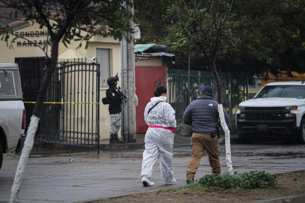 Acribillan a un hombre en la caseta de entrada de su privada