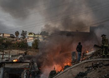 Incendio en La Liber; un taller y dos casas afectadas