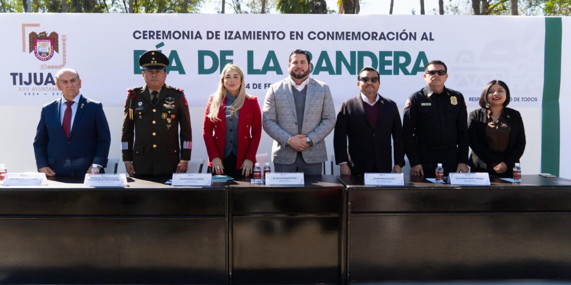 Encabeza Ismael Burgueño ceremonia del Día de la Bandera