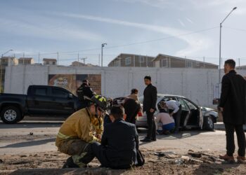 Familia sufre accidente automovilístico sobre carretera libre Tijuana-Rosarito