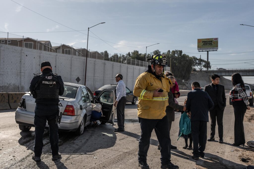 Familia sufre accidente automovilístico sobre carretera libre Tijuana-Rosarito