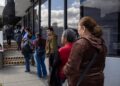 Comerciantes se manifiestan y les cierran las puertas de CANACO